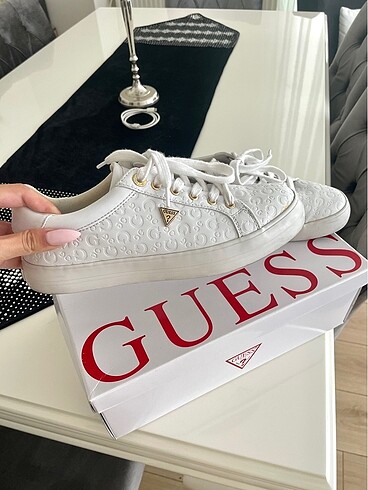 guess beyaz deri ayakkabı