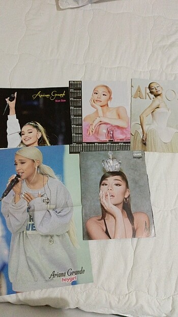 Ariana Grande Set Poster