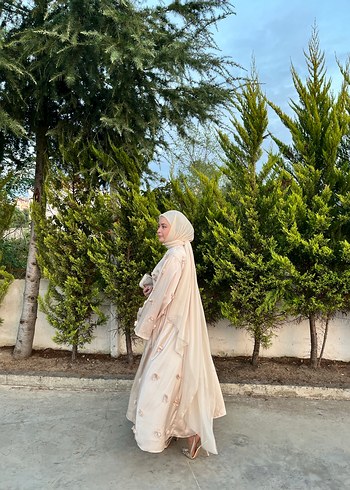 Drapeli Uzun Kollu Beyaz Tesettür Abiye - Görsel 2