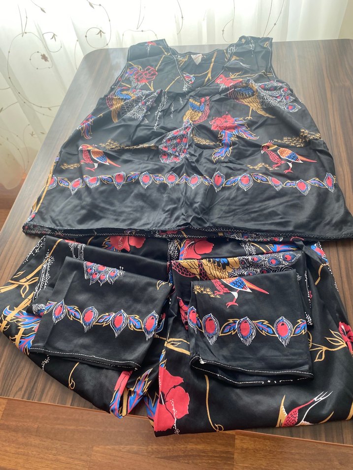 Çiçek Desenli nostalji sabahlık takımı - Görsel 4