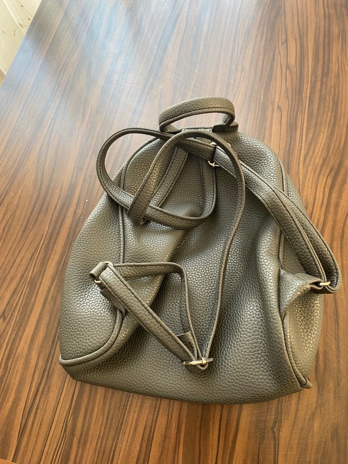 Gri Deri Kadın Sırt Çantası - Görsel 2