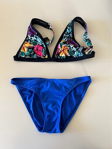 Koton mavi renkli çiçekli bikini takımı