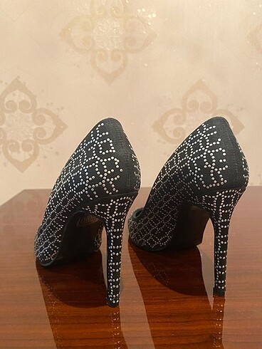 Hotiç Siyah stiletto
