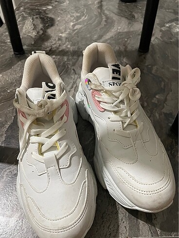 37 Beden beyaz Renk Spor ayakkabıı