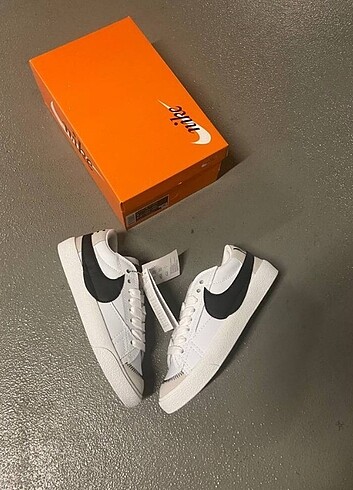 42 Beden NİKE blazer low 77 tam kalıp kendi orj kutusunda termo taba