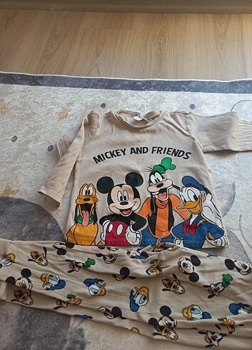4 Yaş Beden Pijama takimi 