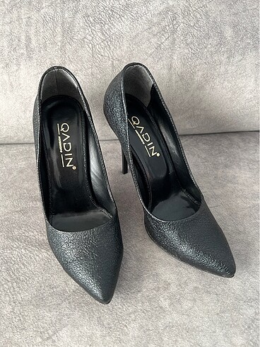 Siyah Dokulu Stiletto Ayakkabı 10cm