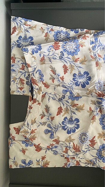 Çiçekli bol pantolon - Görsel 3