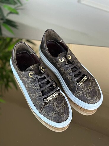 37 Beden siyah Renk Vakko sneaker