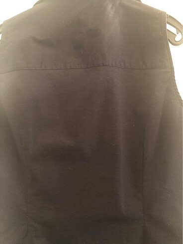 xl Beden siyah Renk Zara basic , kolsuz siyah yakalı bluz