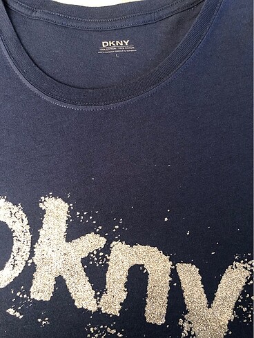 l Beden Orijinal DKNY , koyu mavi , yarım kol , tshirt önü gümüş yazılı