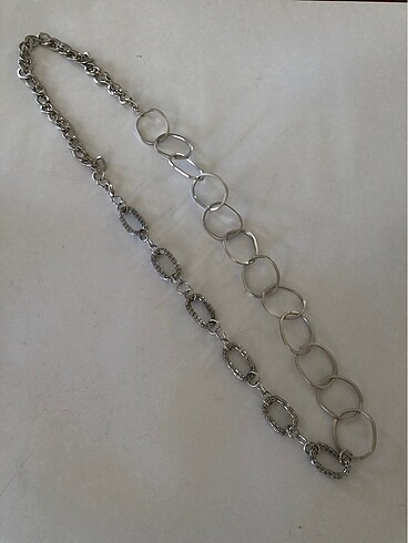 Gümüş rengi metal 3 değişik zincirli kolye