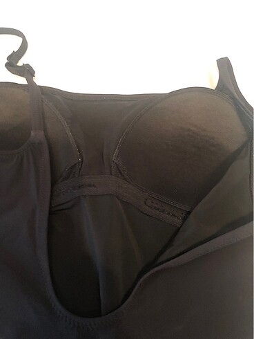 Gideon Oberson , siyah işlemeli şık mayo - Görsel 5