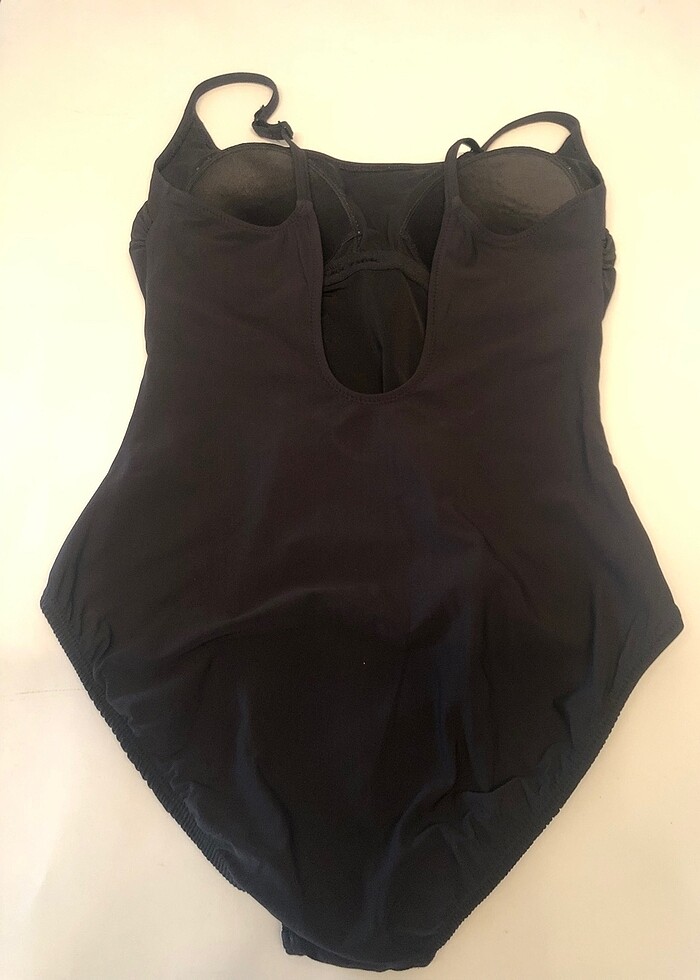 Gideon Oberson , siyah işlemeli şık mayo - Görsel 4