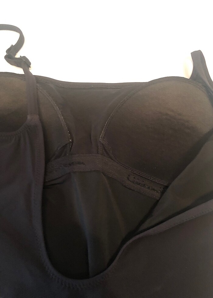 Gideon Oberson , siyah işlemeli şık mayo - Görsel 5