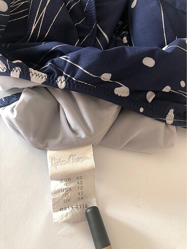 Gideon Oberson , lacivert fonlu desenli mayo - Görsel 6