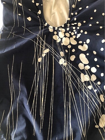 Gideon Oberson , lacivert fonlu desenli mayo - Görsel 5