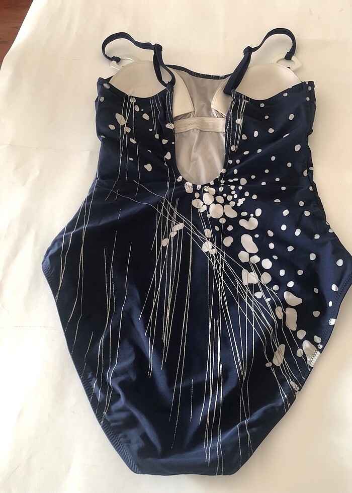 Gideon Oberson , lacivert fonlu desenli mayo - Görsel 4