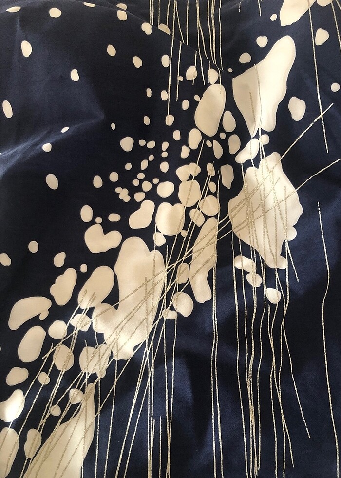 Gideon Oberson , lacivert fonlu desenli mayo - Görsel 2