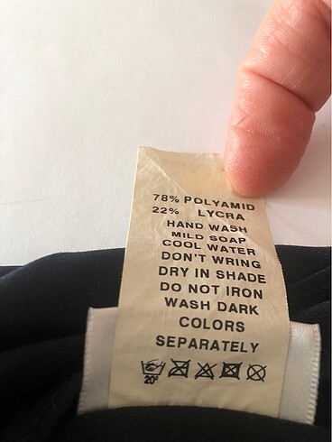 Gottex Silver , siyah önden kruaze ve kemik aksesuarları mayo - Görsel 6