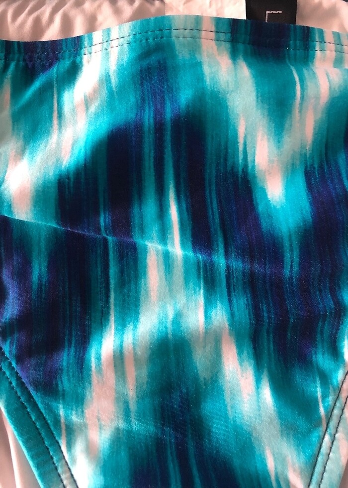 La Bianca türkuaz fonlu çeşitli renkli bikini - Görsel 2