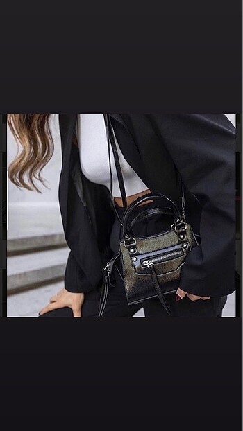 Siyah fermuarlı mini çanta