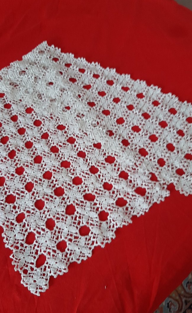 El Yapımı Beyaz Dantel Örtü - Görsel 2