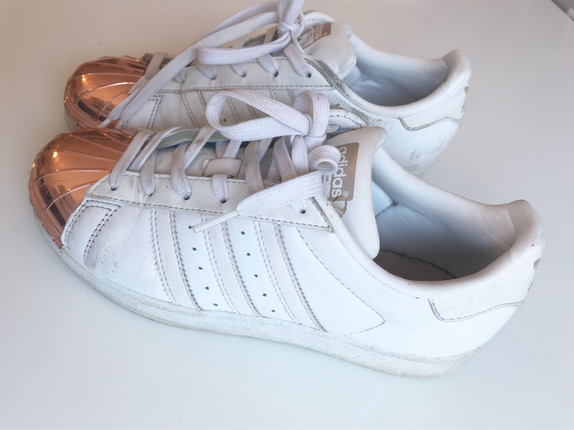 37 Beden Adidas superstar bronz metal toe 36,5 ama 37 ye de çok rahat olu