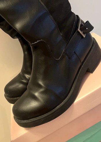 Siyah Deri Tokalı Dizüstü Gotik Bot - Görsel 2