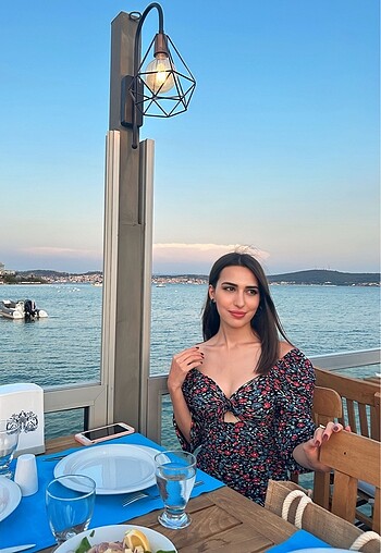 Boyu ayarlanabilir çiçekli elbise