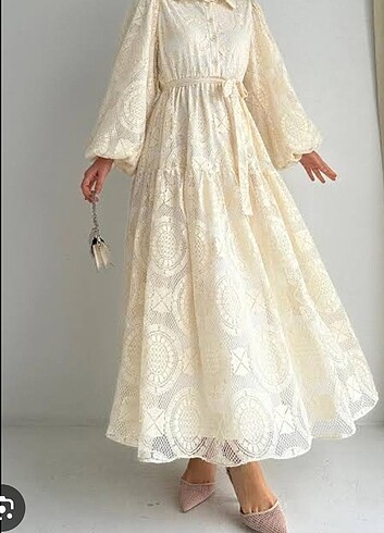 Refka Tesettür Giyim Beyaz Dantelli Uzun Kemerli Balon Kol Prenses Elbise