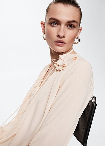 Mango Çiçek detaylı bluz Mango 