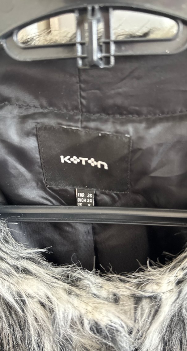 Gri Zebra Desenli Kadın Suni Kürk - Görsel 2