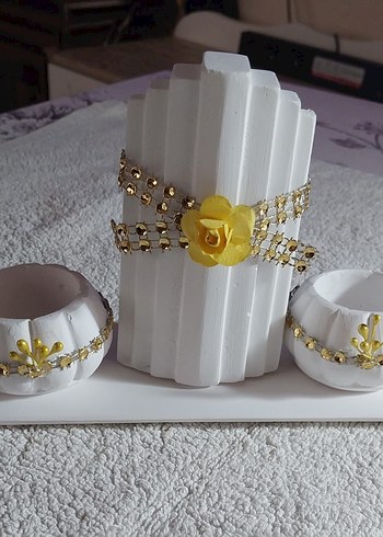English Home Beyaz Dekoratif Mum ve Mumluk Seti