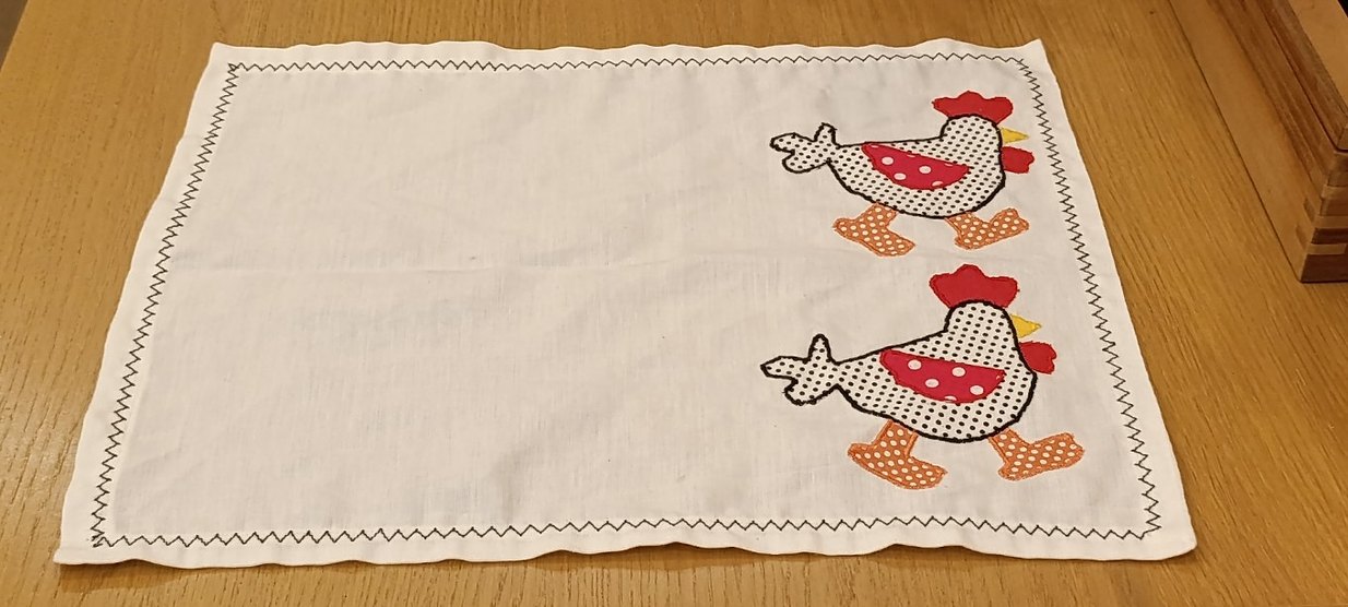 Nakışlı Vintage Renkli Beyaz Masa Örtüsü - Görsel 2