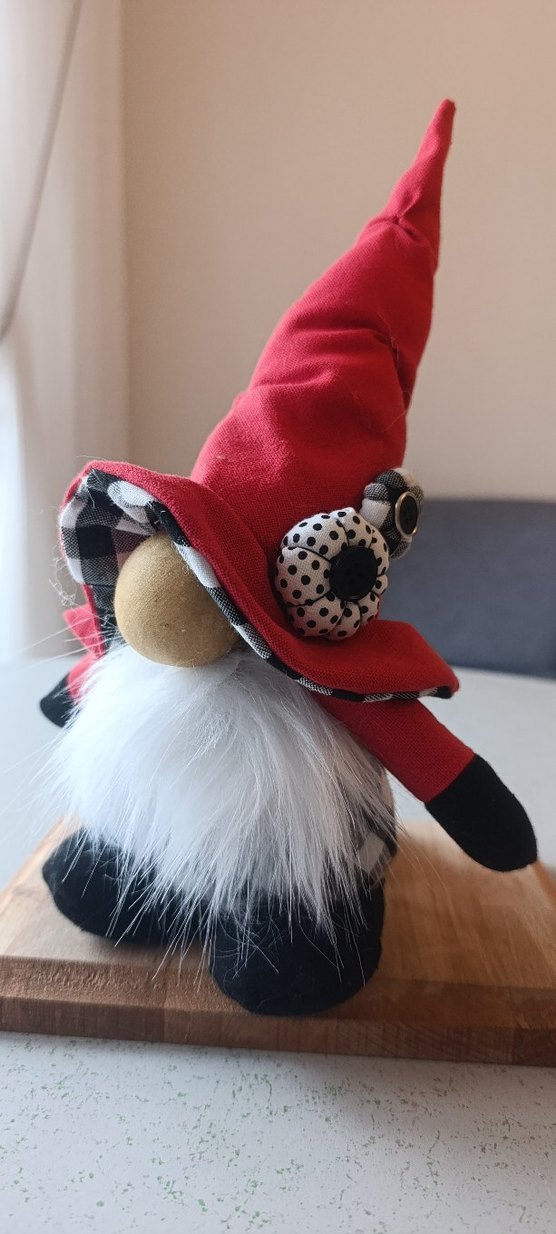 Kırmızı Şapkalı Gnom Figür - Görsel 5