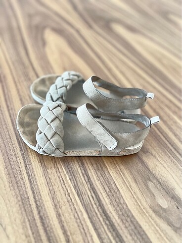 29 Beden H&M sandalet