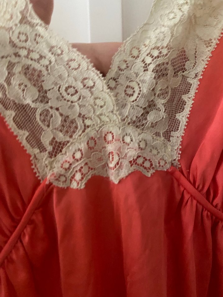 Kırmızı V Yaka Saten Midi Gecelik - Görsel 2