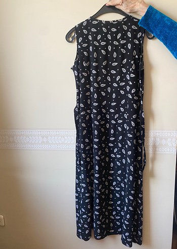 Siyah Bağlama Desenli Uzun V Yaka Elbise - Görsel 4