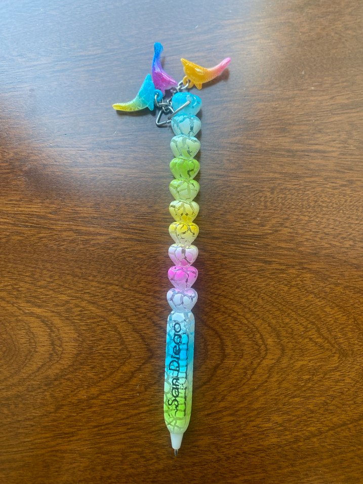 Renkli Tükenmez Kalem ve Figürlü Anahtarlık - Görsel 3