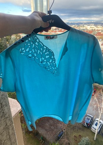 Mavi V Yaka Dantel Detaylı Kısa Bluz - Görsel 5