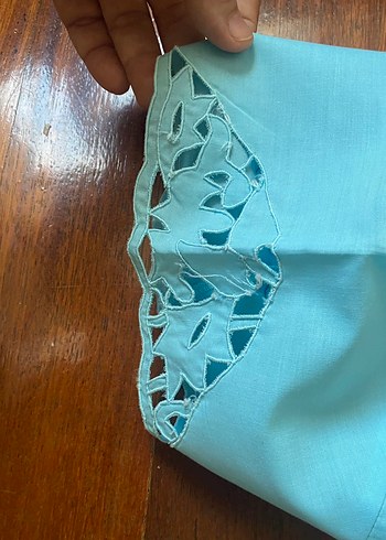 Mavi V Yaka Dantel Detaylı Kısa Bluz - Görsel 6