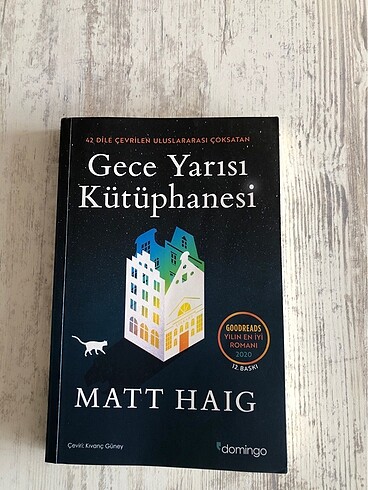 Gece yarısı kütüphanesi
