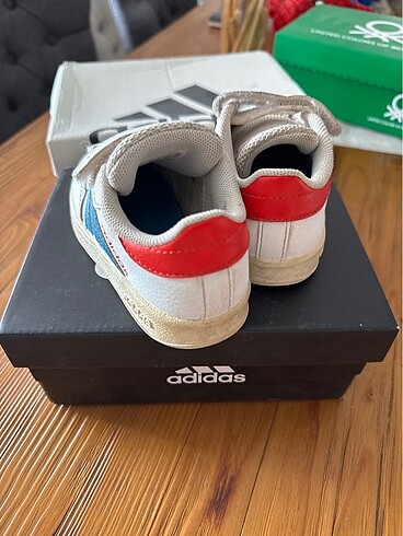23 Beden Adidas çocuk ayakkabı