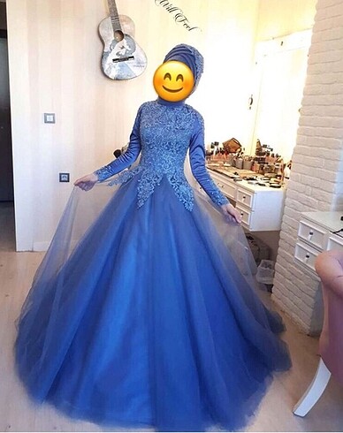 Nişan kıyafeti
