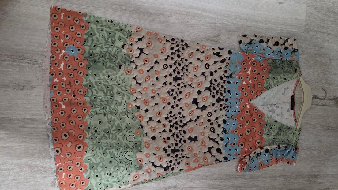 Çiçek Desenli Kadın Elbise - Görsel 2