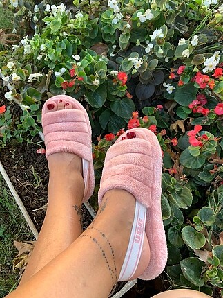 38 numara pembe peluş terlik