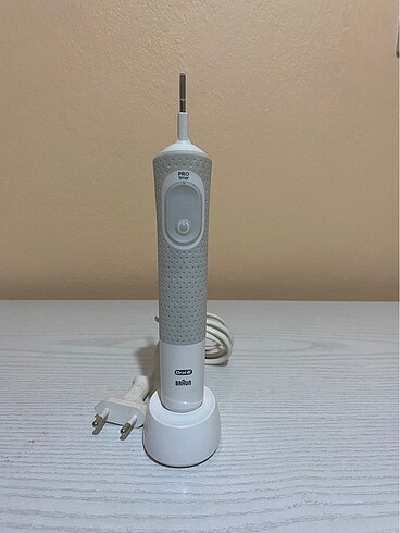 Oral B Şarjlı Diş Fırçası
