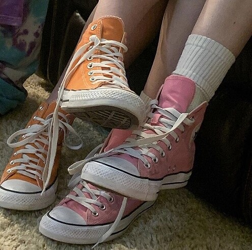 Orijinal pembe converse