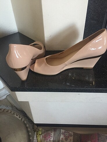 37 Beden Nine West dolgu topuk pudra renk ayakkabı USA dan alındı